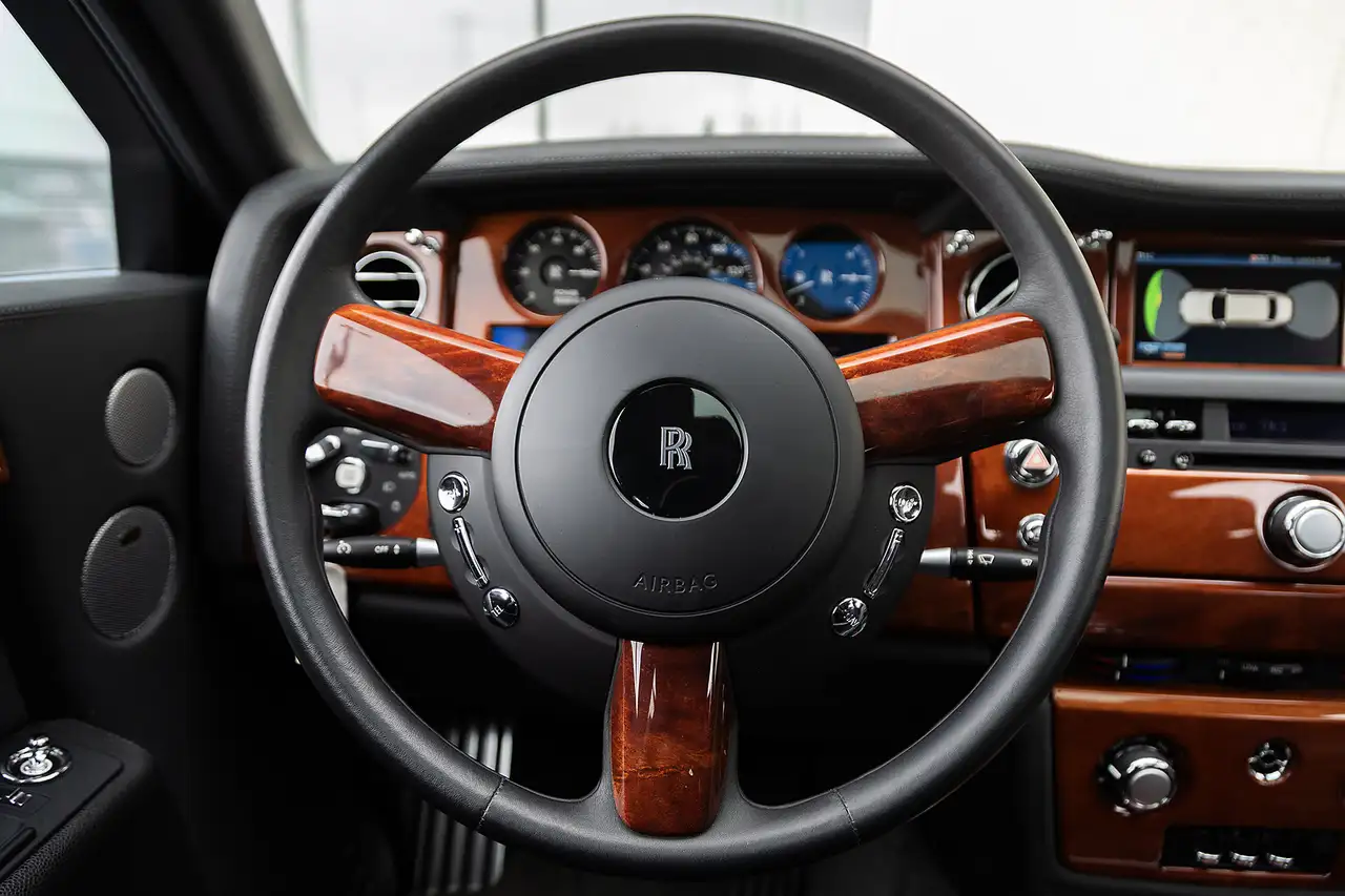 Rolls-Royce Phantom photo Rolls-Royce Phantom