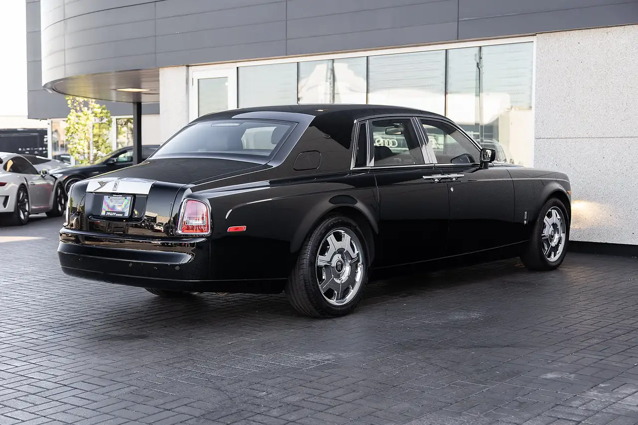 Rolls-Royce Phantom photo Rolls-Royce Phantom