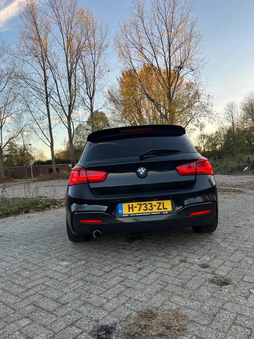 BMW 118 118i Aut. M Sport Zwart - 2