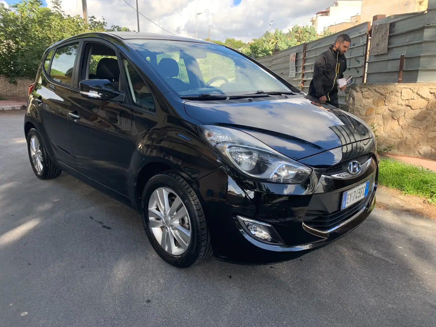 Hyundai iX20 ix20 1.4 crdi Comfort 90cv Schwarz - 2