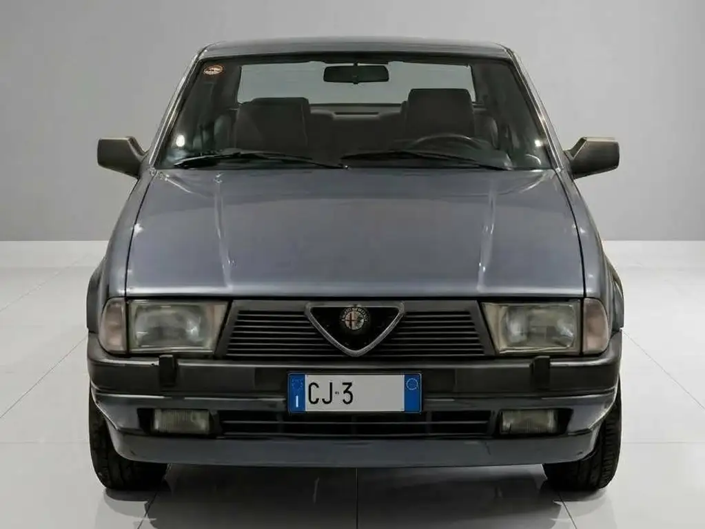 Alfa Romeo 75 1988 из Европы — купить под ключ