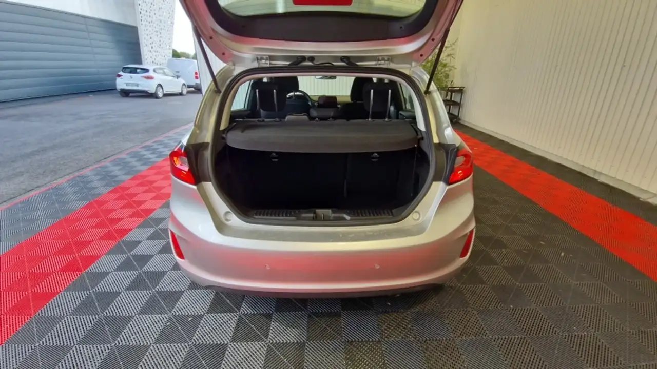 Ford Fiesta 5 portes — photo 10