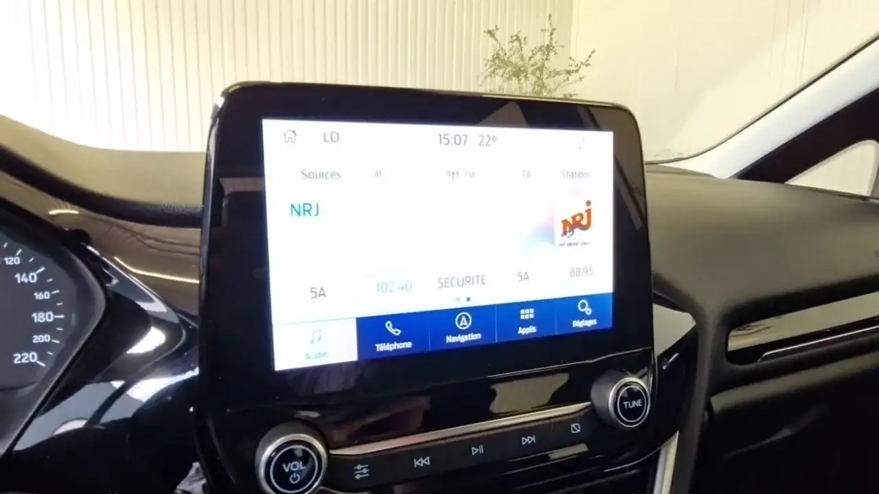 Ford Fiesta 5 portes — photo 24
