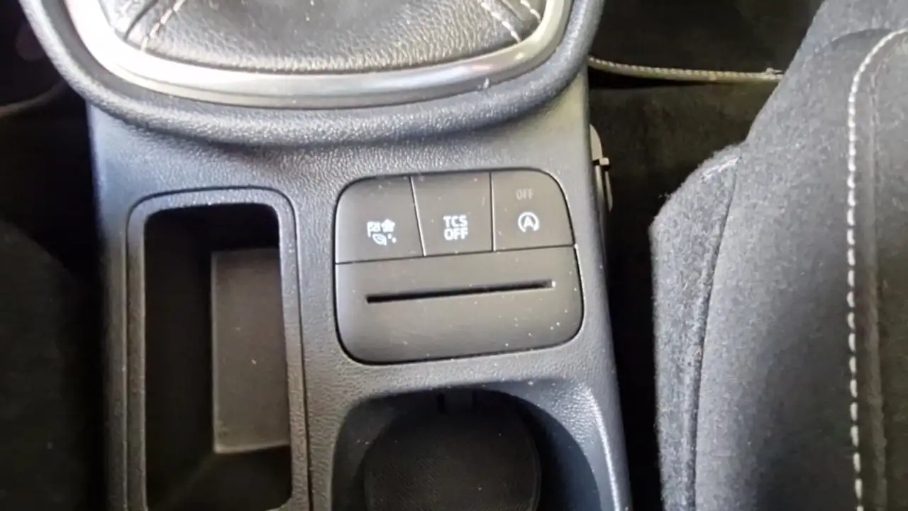 Ford Fiesta 5 portes — photo 21