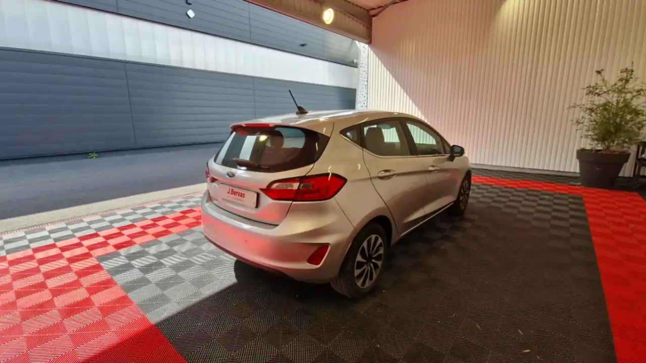 Ford Fiesta 5 portes — photo 5
