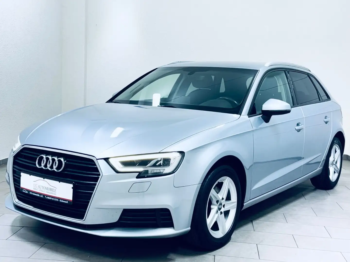 Audi A3 Sportback 30 TFSI * VIRTUAL* NAVI *AHK* 8xALU Silber - 1
