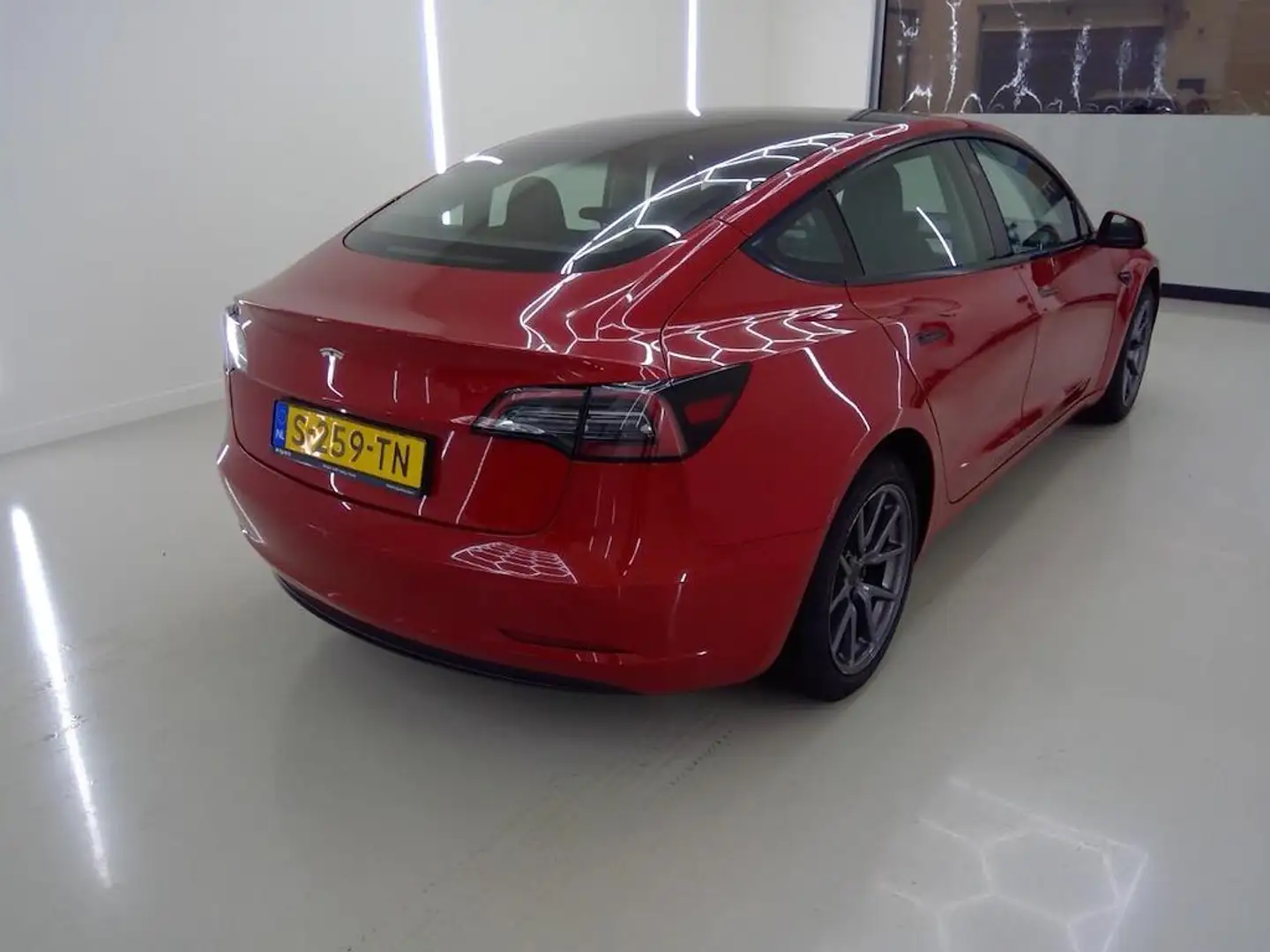 Tesla Model 3 Standard RWD Plus 60 kWh | SOH 89% | 2023 Facelift Rouge - 2