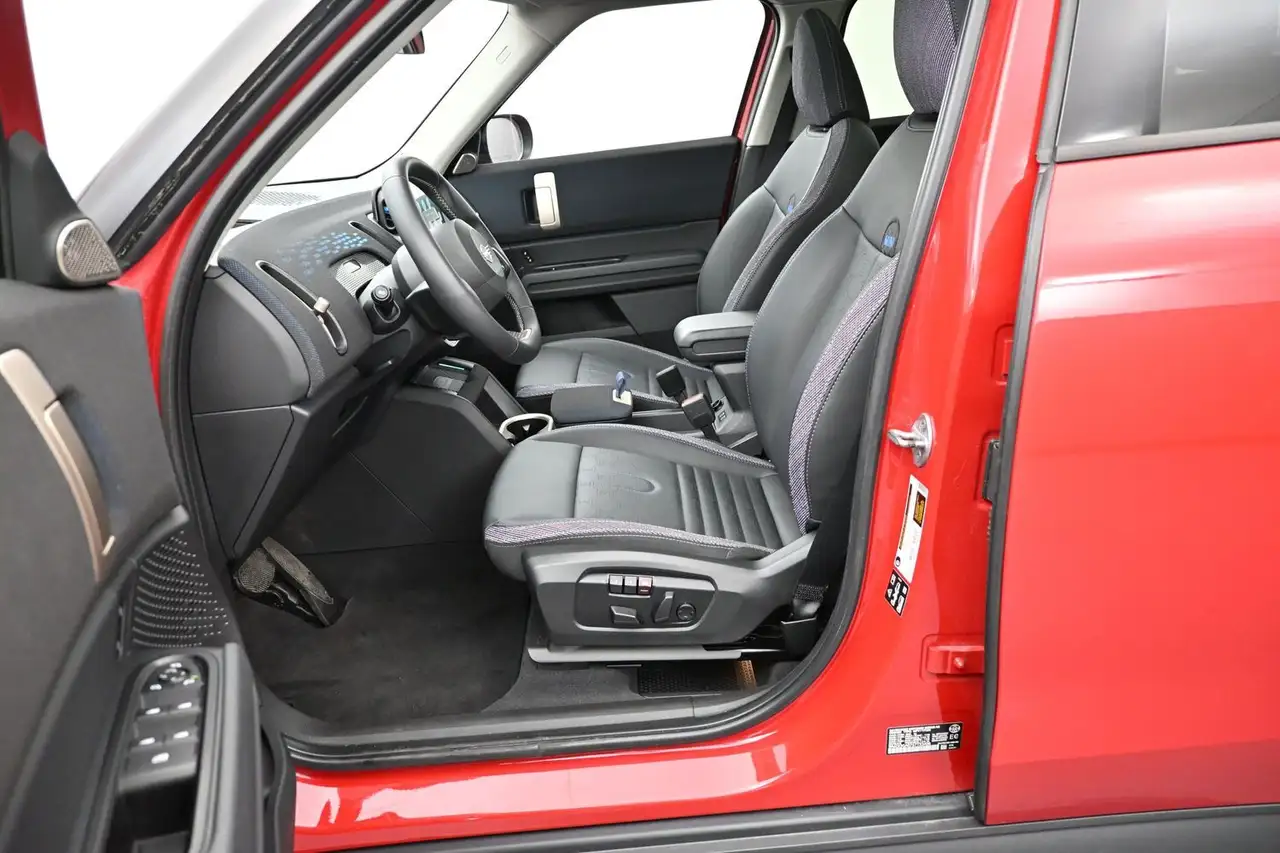 MINI Countryman photo MINI Countryman