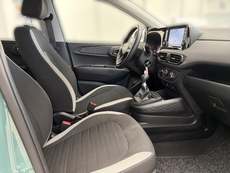 Hyundai i10 1.0 Select Facelift Fernlichtass. Kam. Navi — photo 14