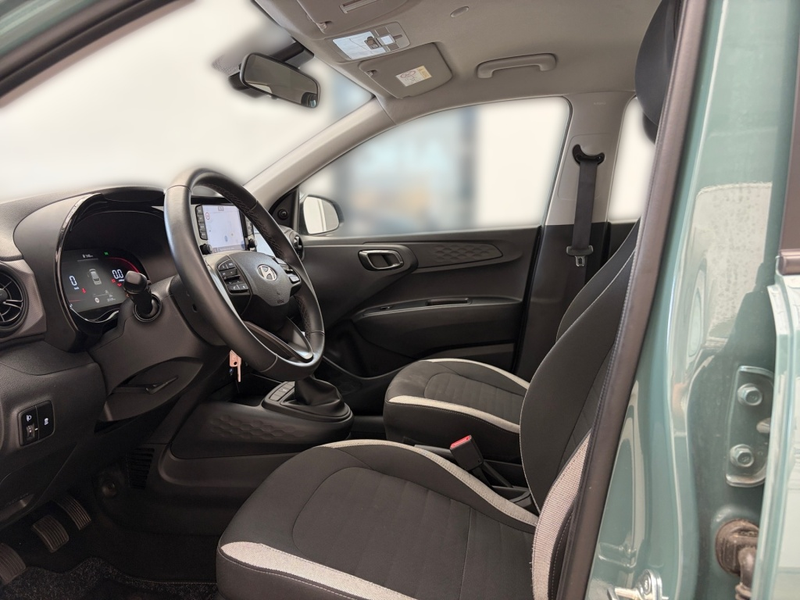 Hyundai i10 1.0 Select Facelift Fernlichtass. Kam. Navi — photo 7