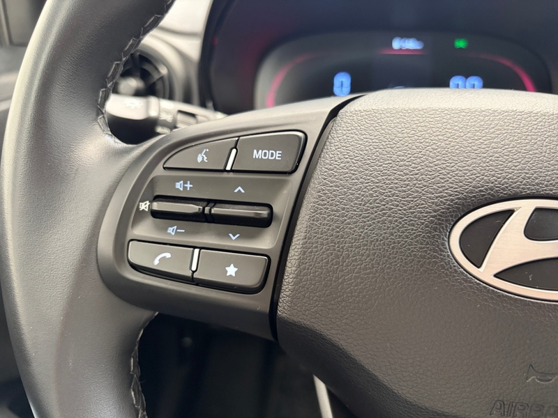 Hyundai i10 1.0 Select Facelift Fernlichtass. Kam. Navi — photo 15