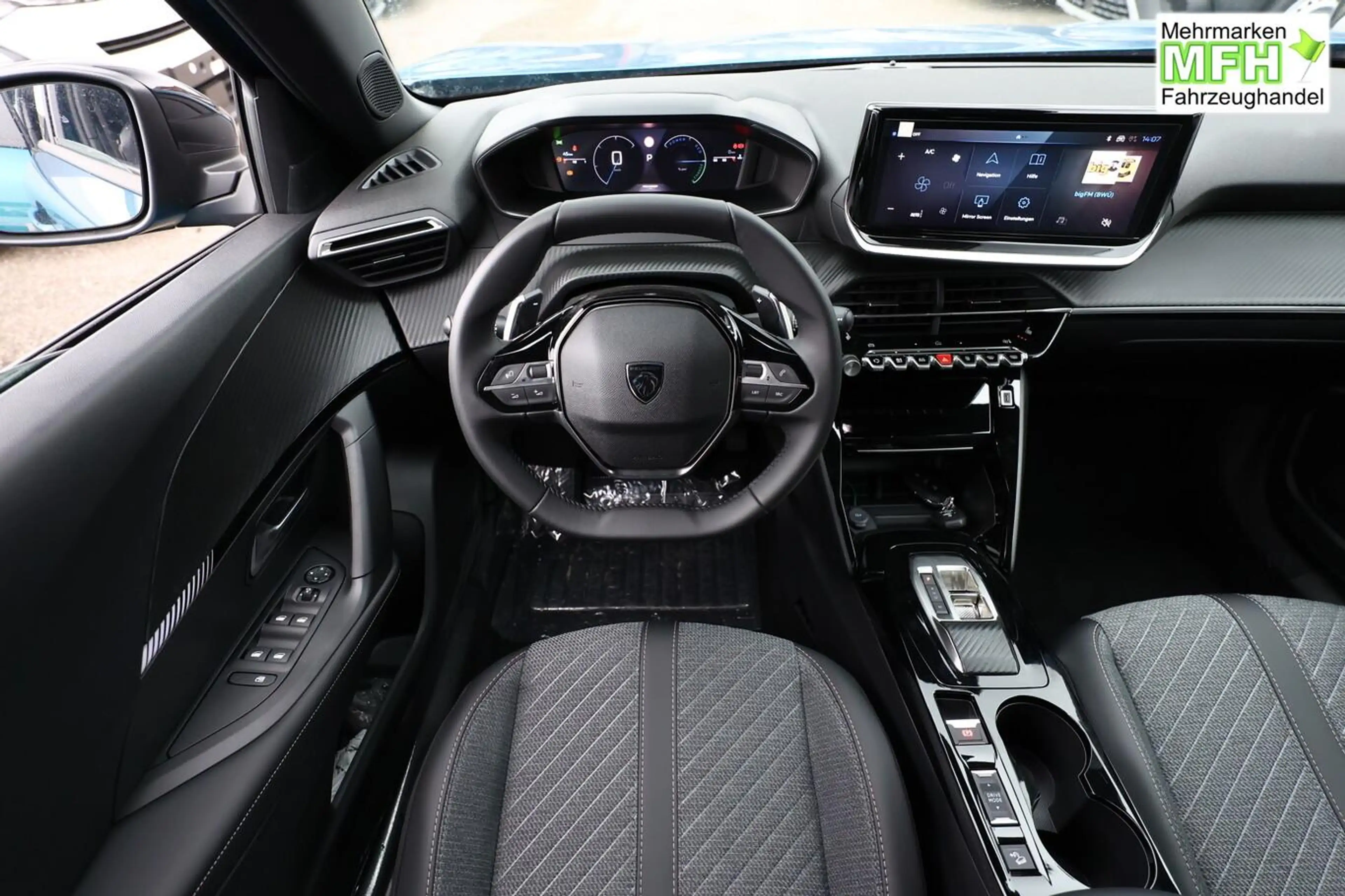 Peugeot 2008 Allure Hybrid Nav Keyl ACC 360° AWR SHZ BT 100 ... — photo 6