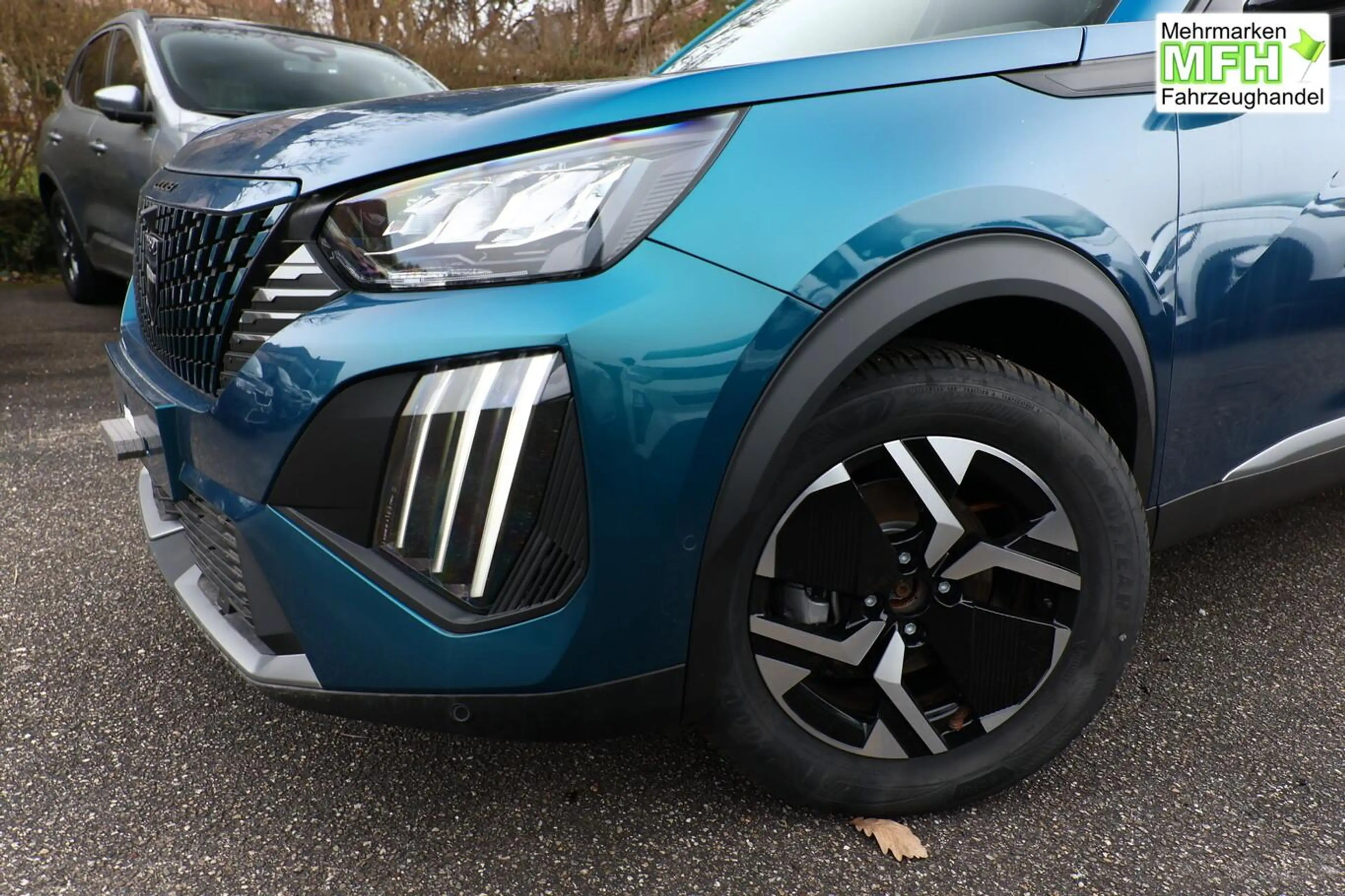 Peugeot 2008 Allure Hybrid Nav Keyl ACC 360° AWR SHZ BT 100 ... — photo 4
