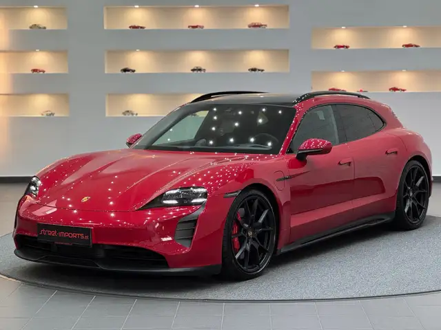 Porsche Taycan GTS Sport Turismo *Kaminrot*Porsche-Approved 05/27 Ansicht 1