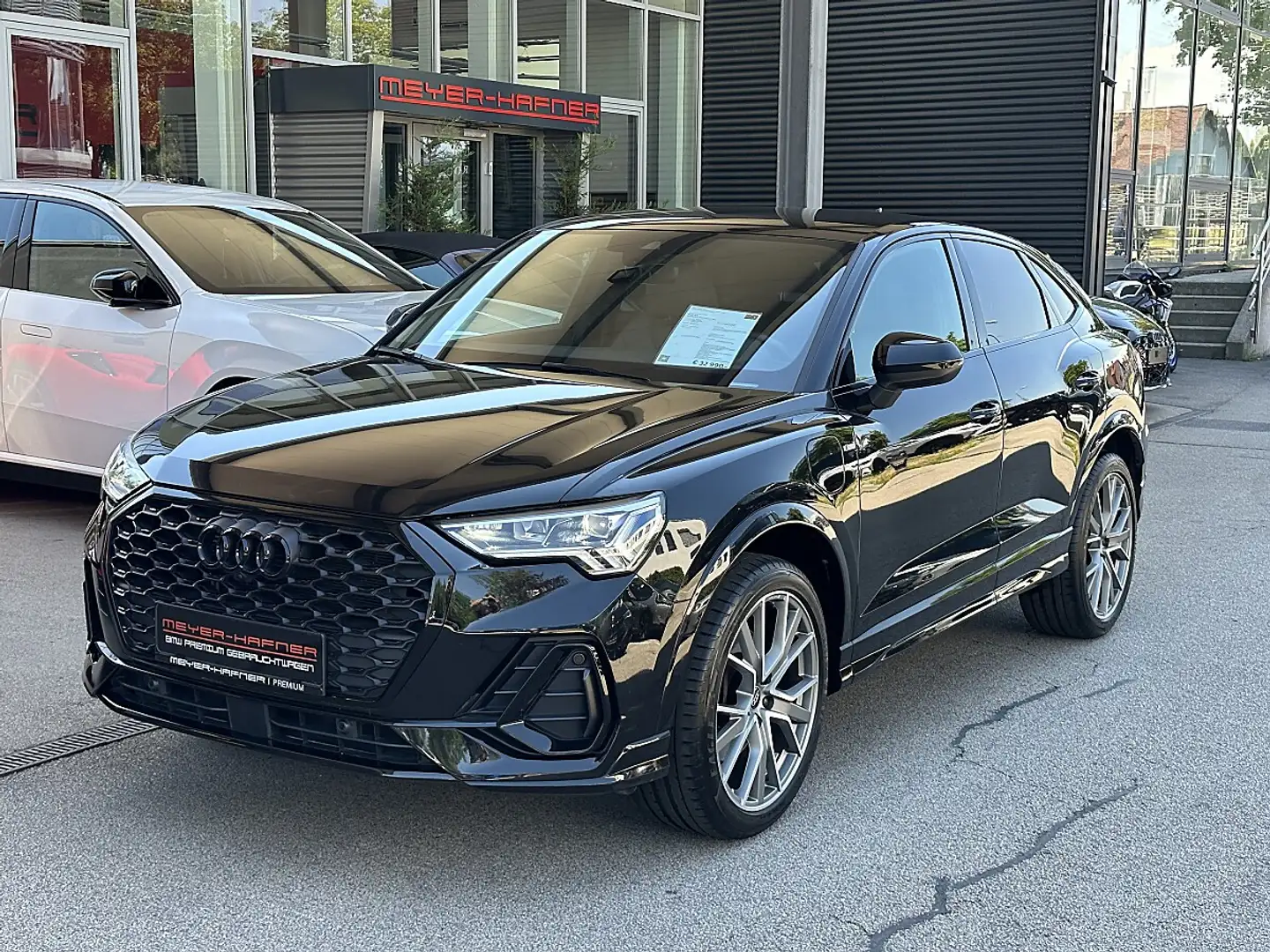 Audi Q3 Sportback 45 TFSI e S-tronic S-line Schwarz - 1