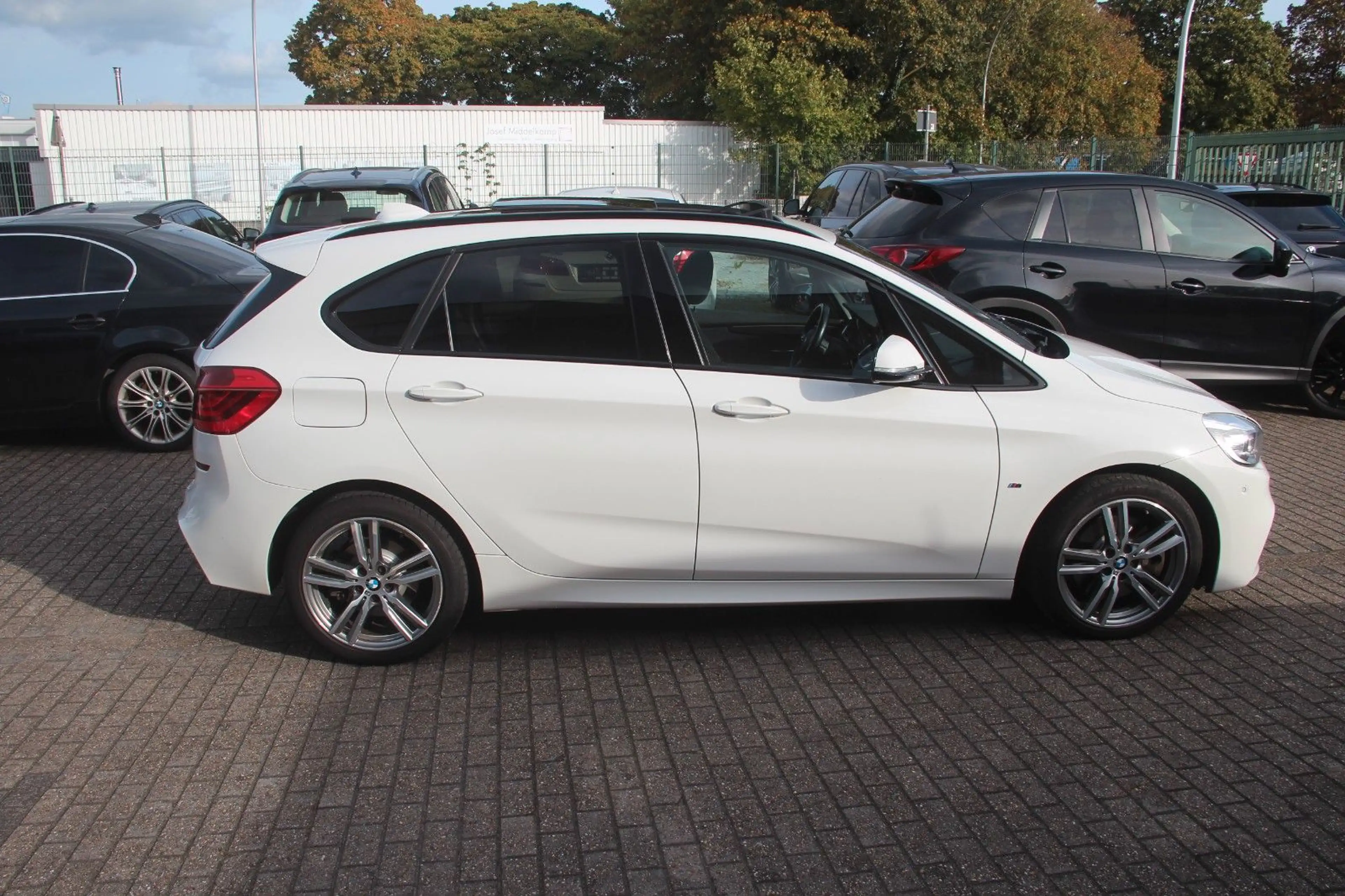 BMW 225 225 i Active Tourer xDrive M Sport, Pano, ACC — photo 3