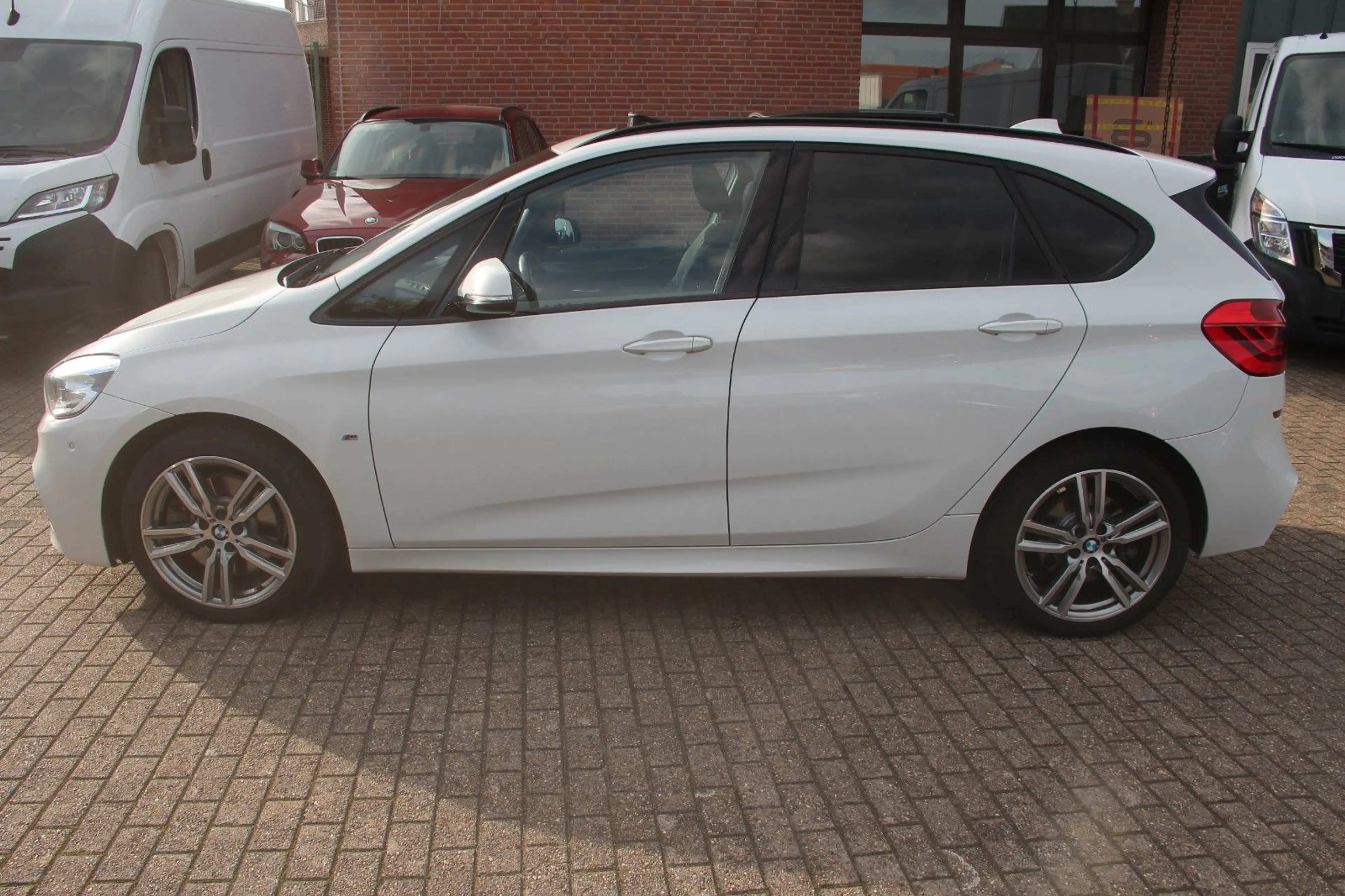 BMW 225 225 i Active Tourer xDrive M Sport, Pano, ACC — photo 7
