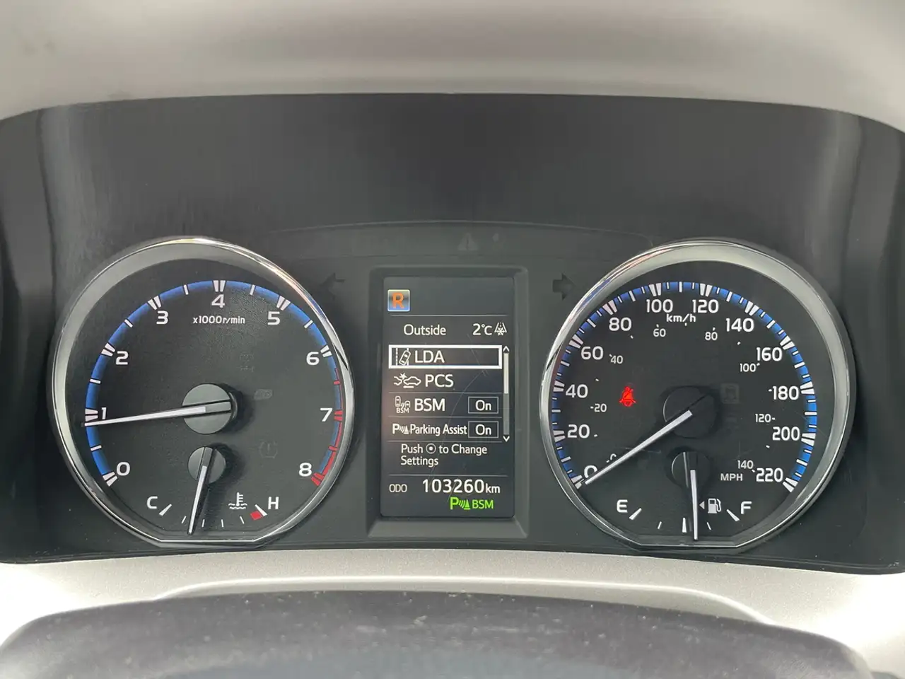 Toyota RAV 4 снимка Toyota RAV 4