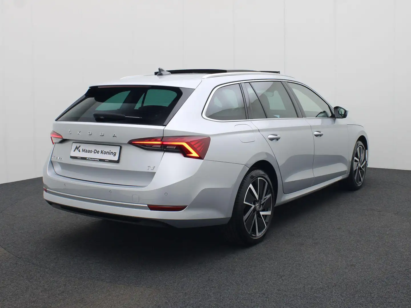 Skoda Octavia Combi 1.4eHybrid 150kW/204PK Business Edition Plus Grijs - 2