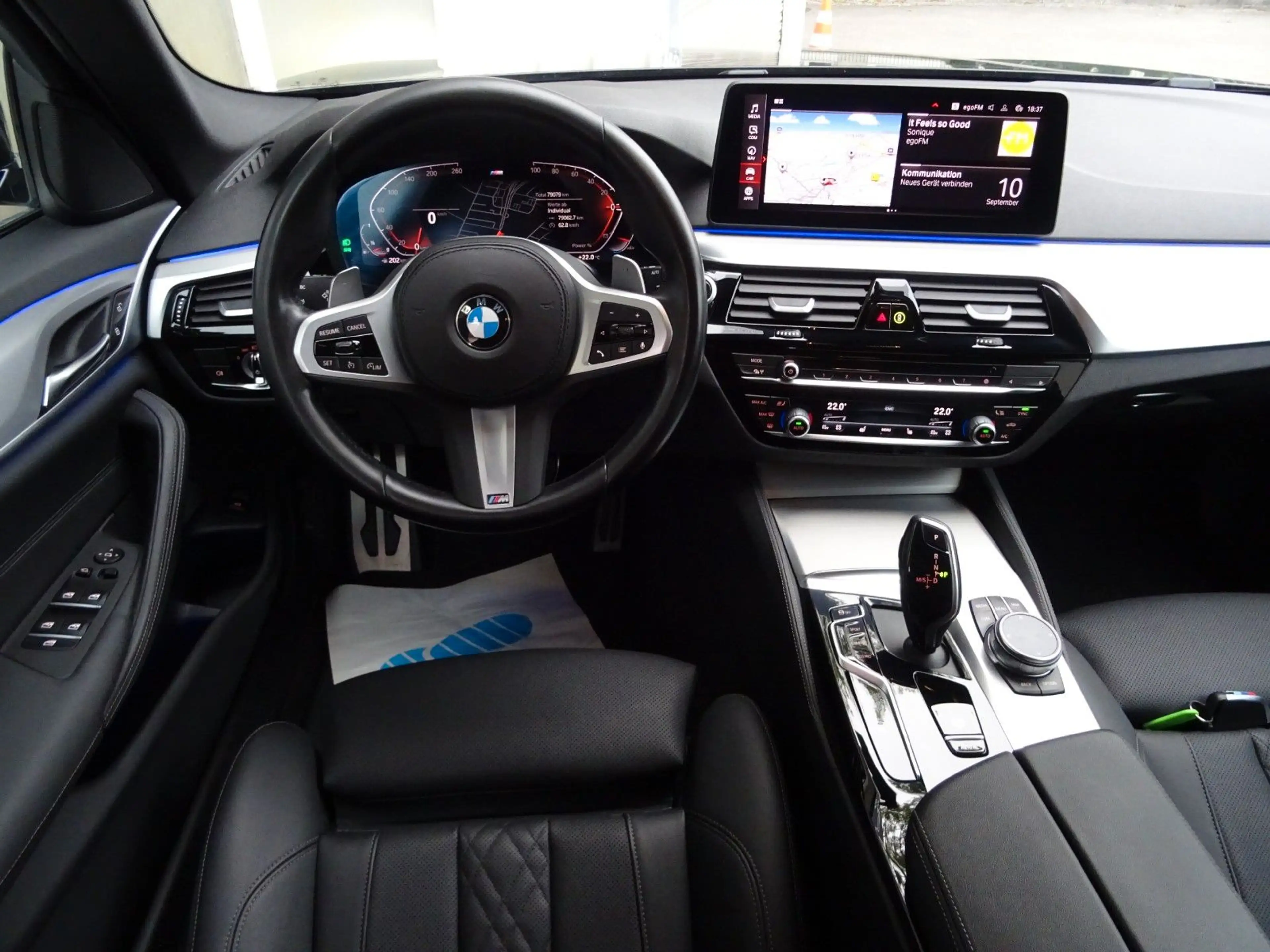 BMW 530 i xDrive Touring M-Sport Driv.A.19"Alu Kamera — photo 7