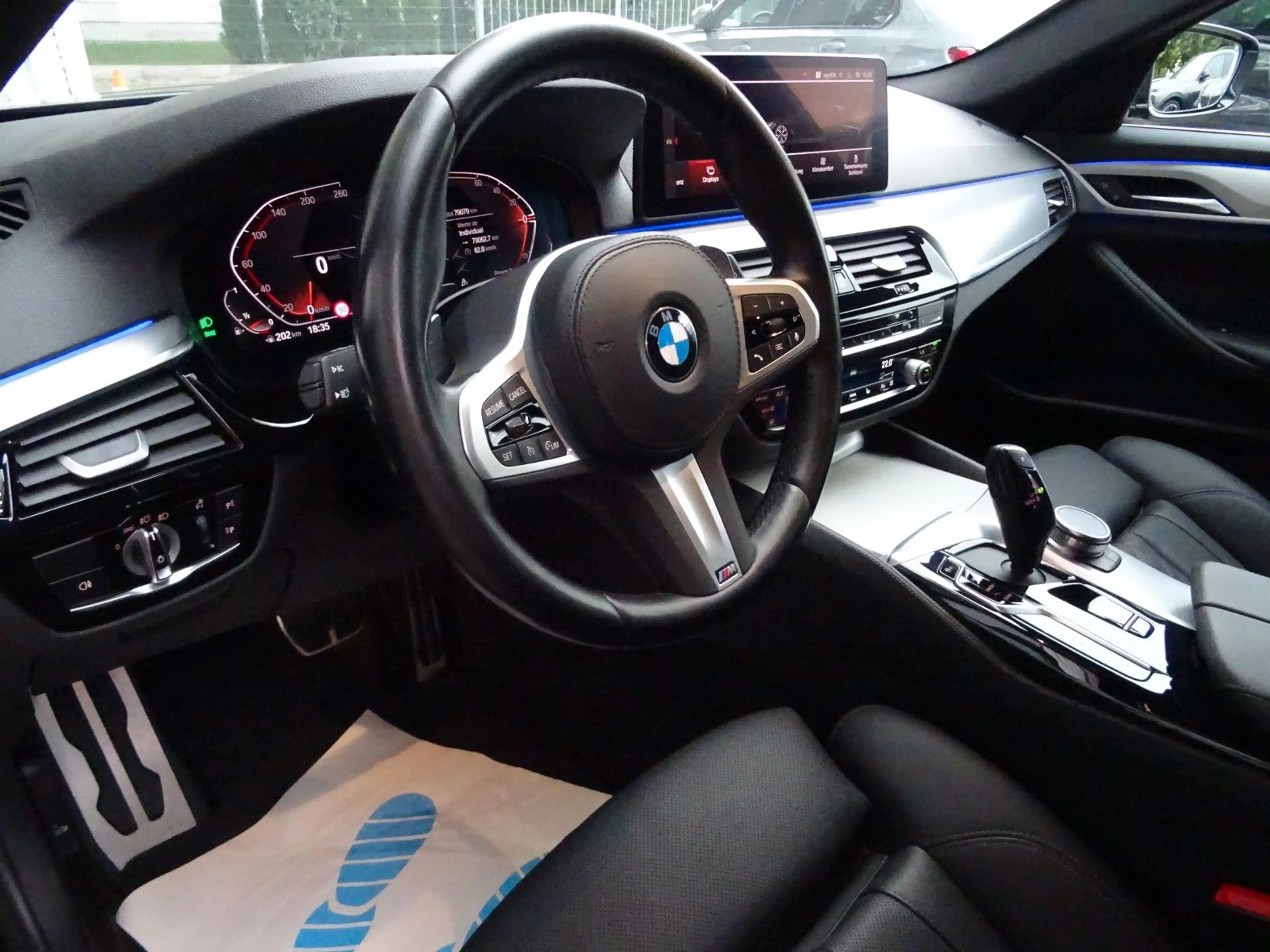 BMW 530 i xDrive Touring M-Sport Driv.A.19"Alu Kamera — photo 10