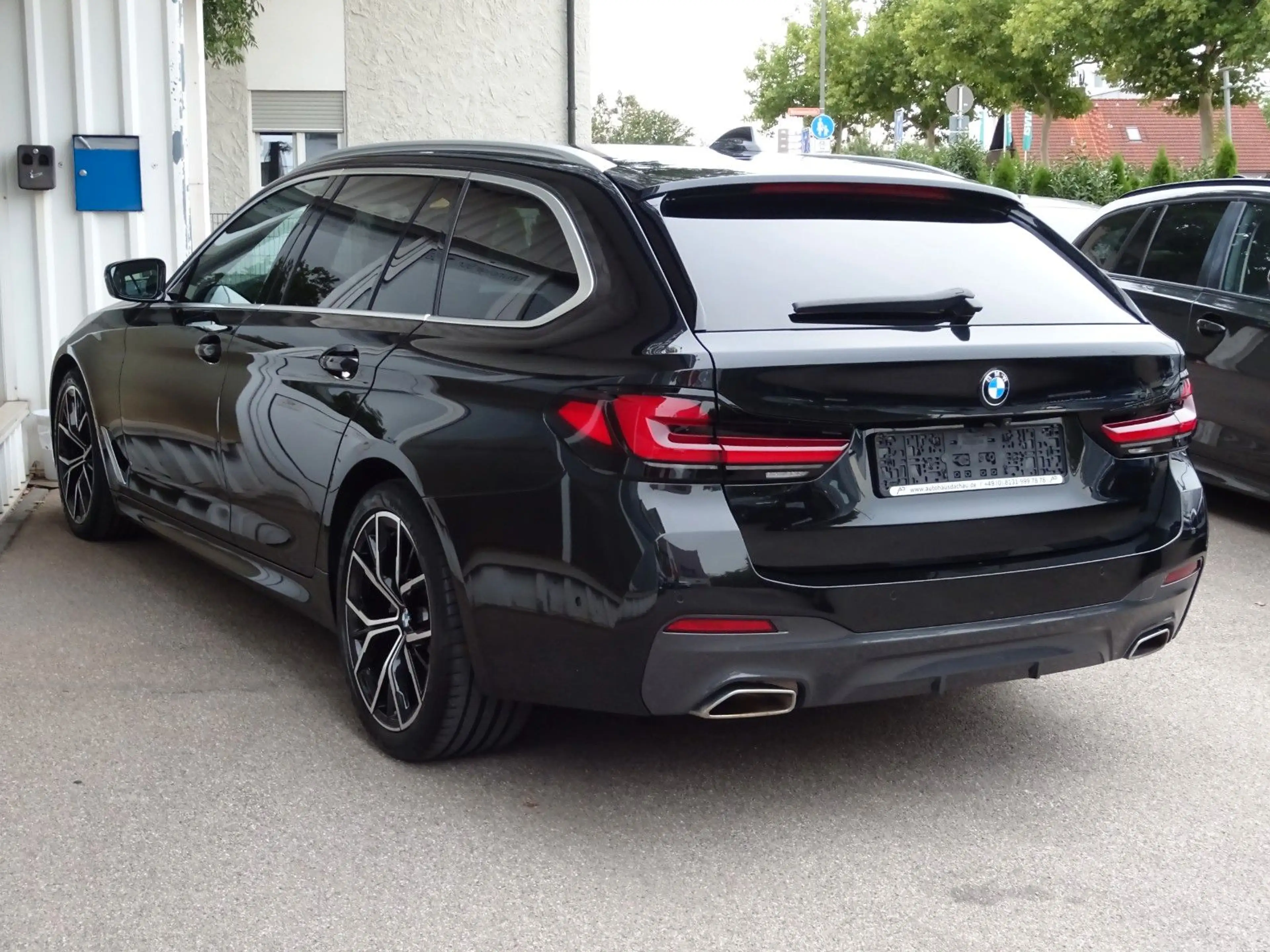 BMW 530 i xDrive Touring M-Sport Driv.A.19"Alu Kamera — photo 4