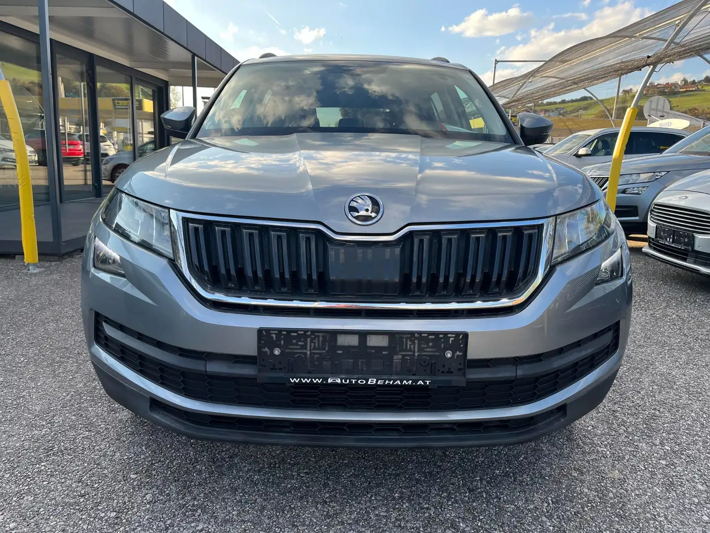 Skoda Kodiaq 2,0 TDI SCR 4x4 Ambition Limited DSG 7-Sitzer Grau - 2
