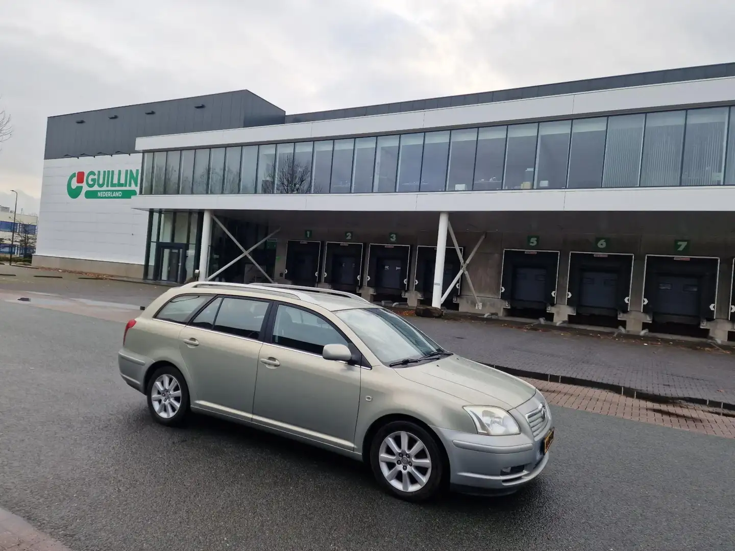 Toyota Avensis Wagon 1.8 VVTi Linea Luna AIRCO TREKHAAK 2 X SLEUT Verde - 2