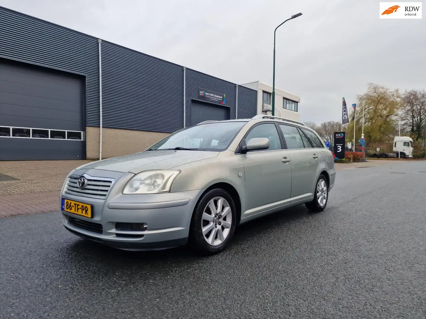 Toyota Avensis Wagon 1.8 VVTi Linea Luna AIRCO TREKHAAK 2 X SLEUT Verde - 1