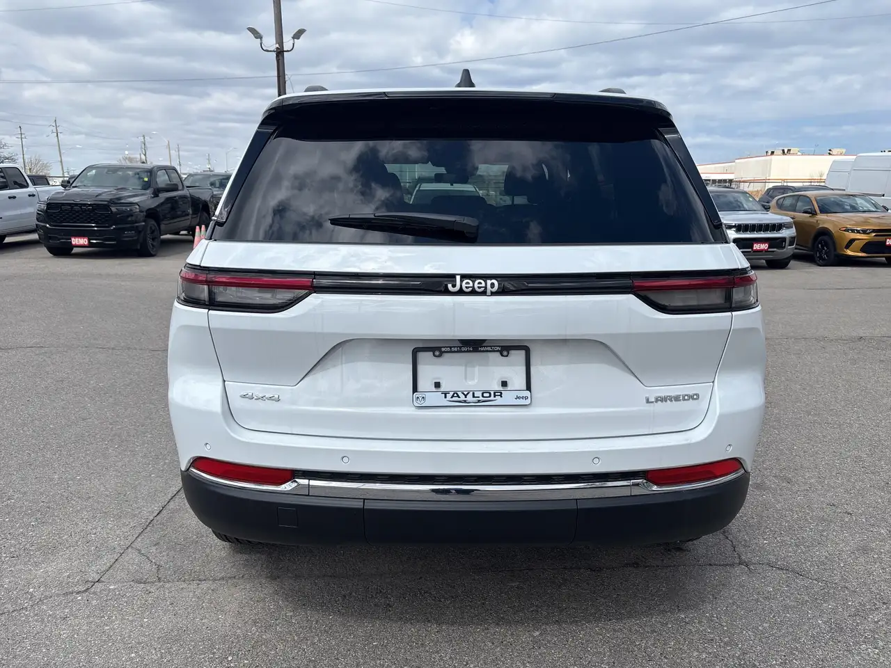 Jeep Grand Cherokee снимка Jeep Grand Cherokee