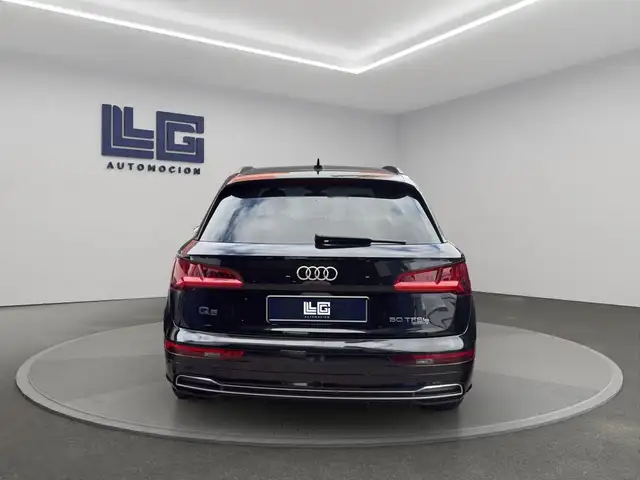Audi Q5 view 5