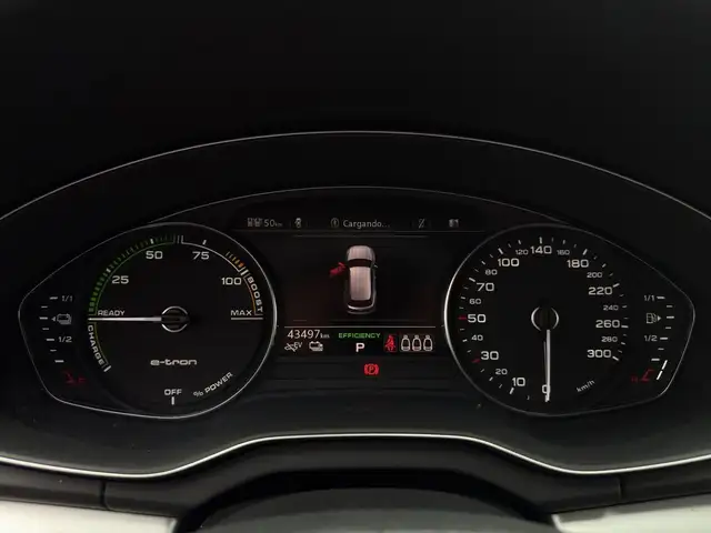 Audi Q5 view 9