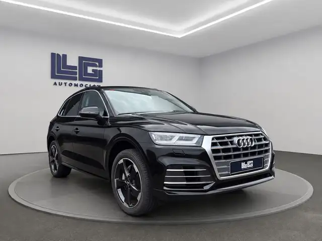 Audi Q5 view 3