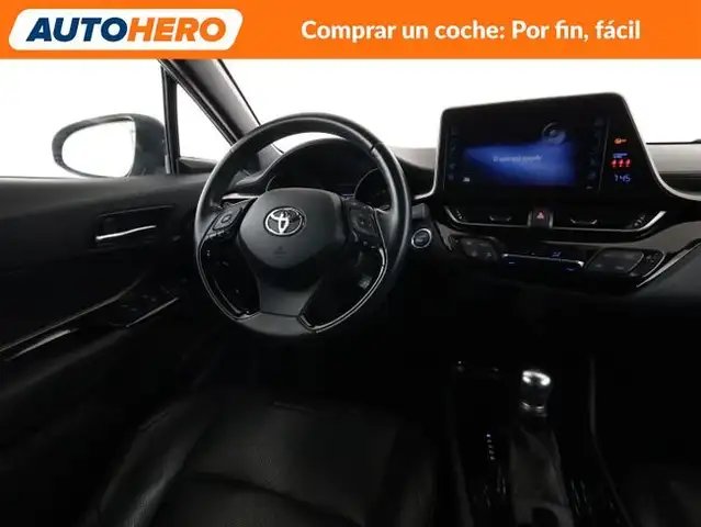 Toyota C-HR view 14