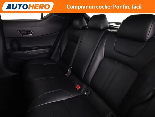 Toyota C-HR view 15