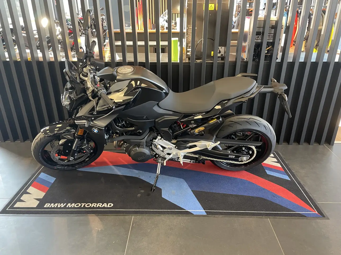 BMW F 900 R Negro - 2