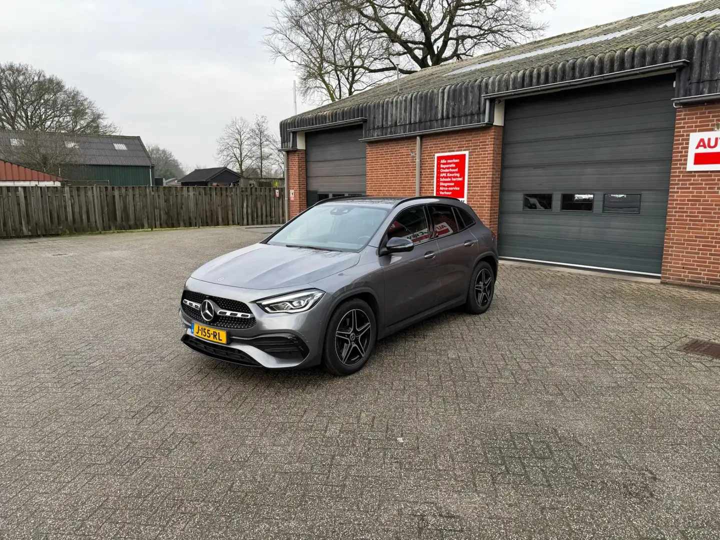 Mercedes-Benz GLA 200 Business Solution AMG Grijs - 2