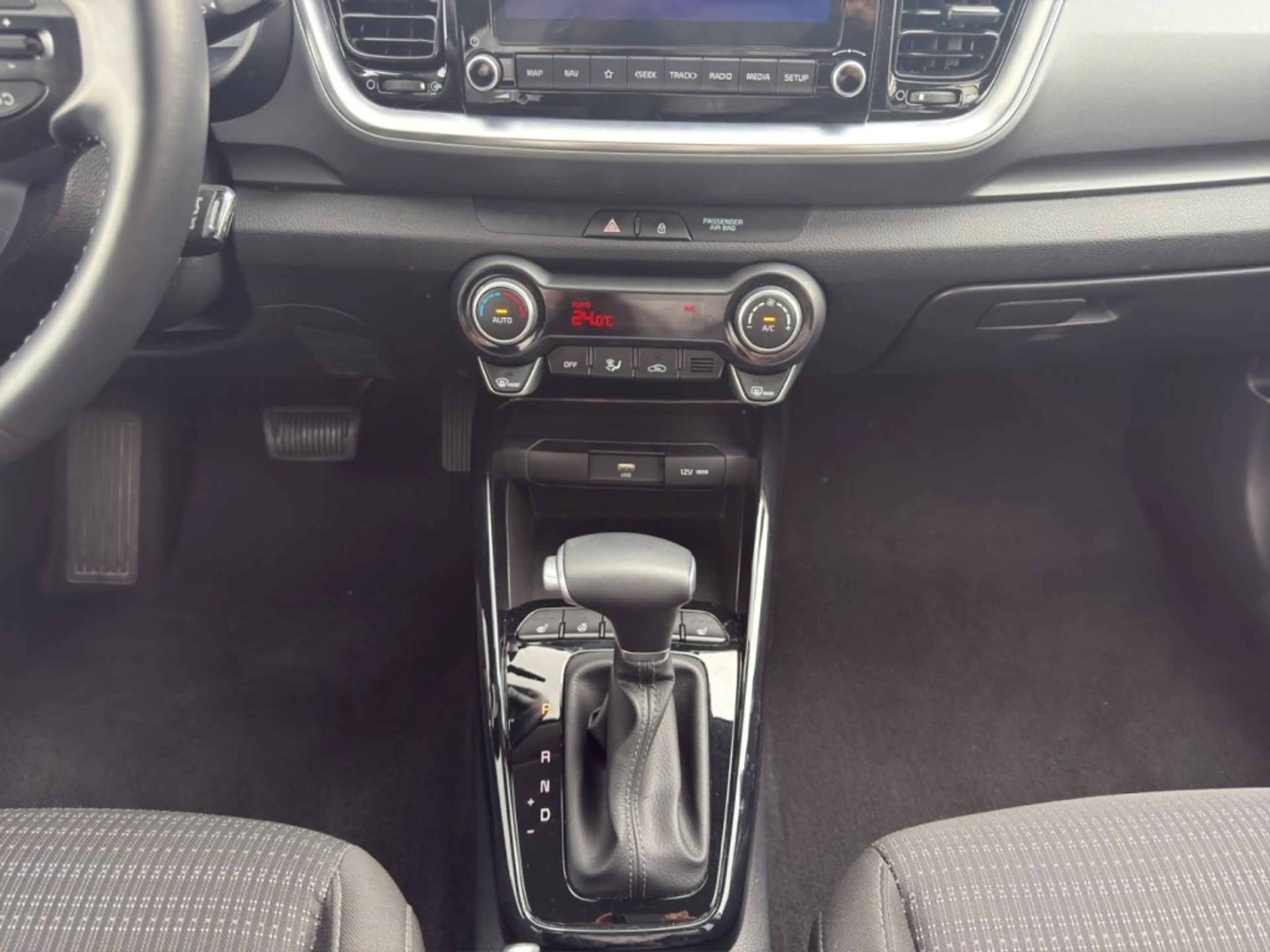 Kia Stonic GOLD UVO 1.0 TGDI DCT7 100 — photo 10