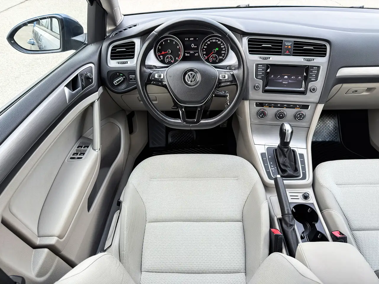 Volkswagen Golf снимка Volkswagen Golf
