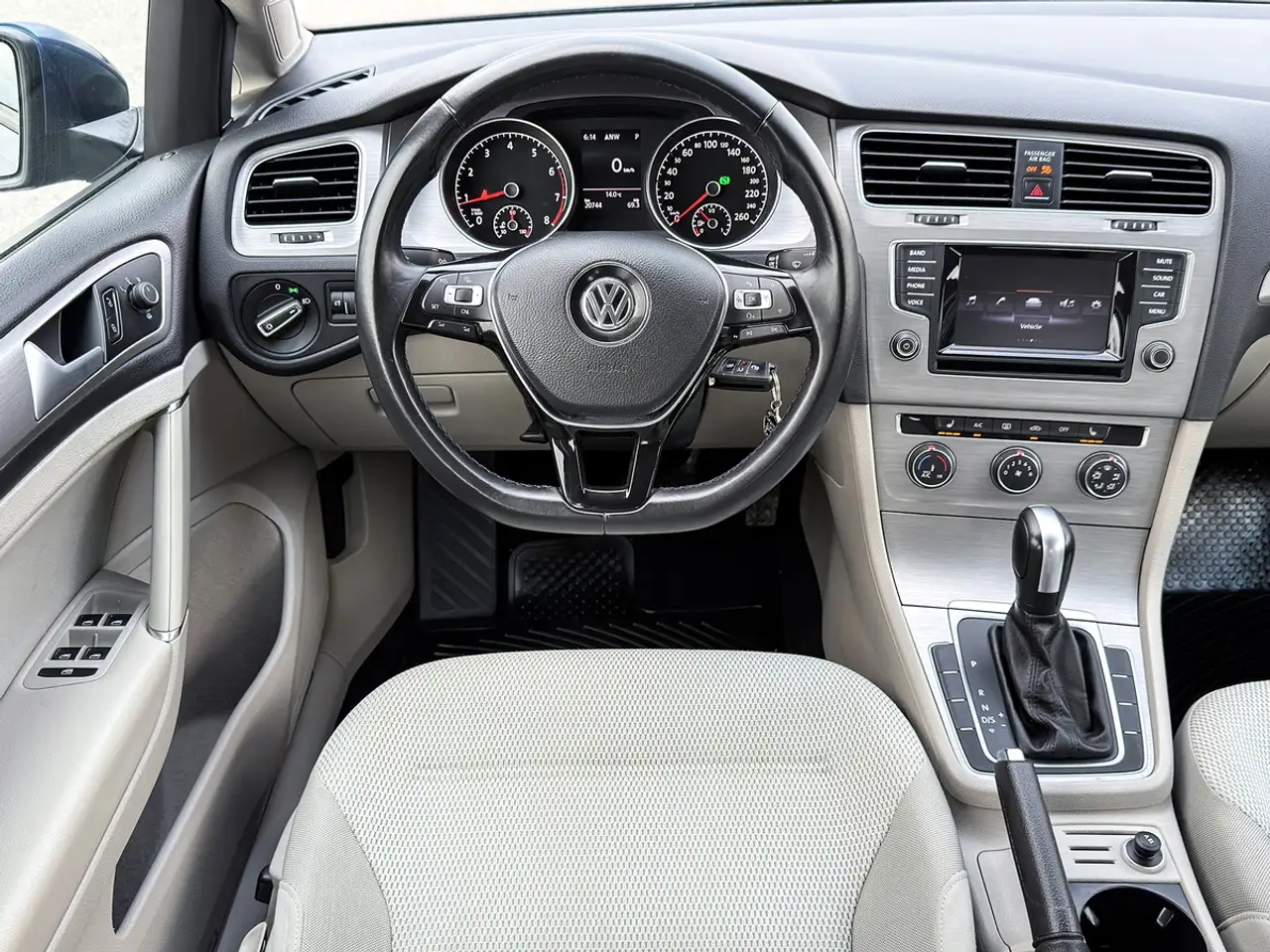 Volkswagen Golf снимка Volkswagen Golf