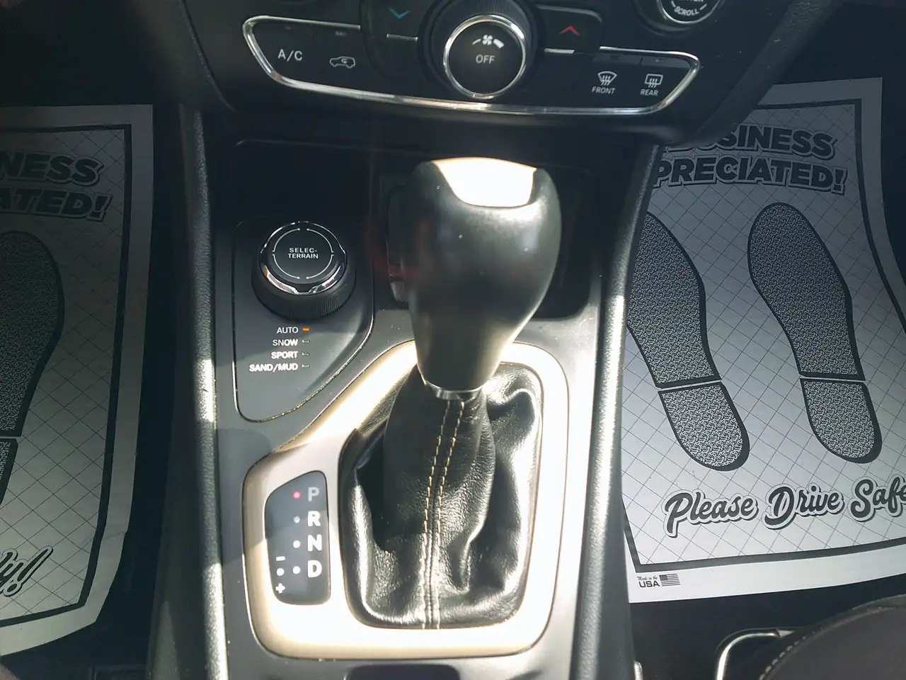 Jeep Cherokee снимка Jeep Cherokee