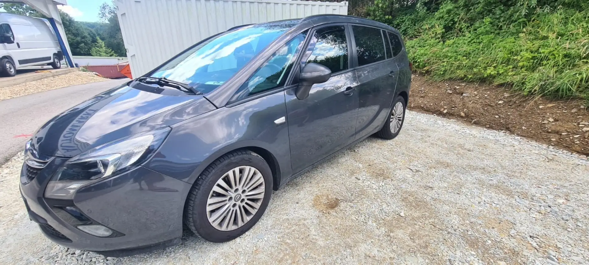 Opel Zafira Tourer Grau - 1