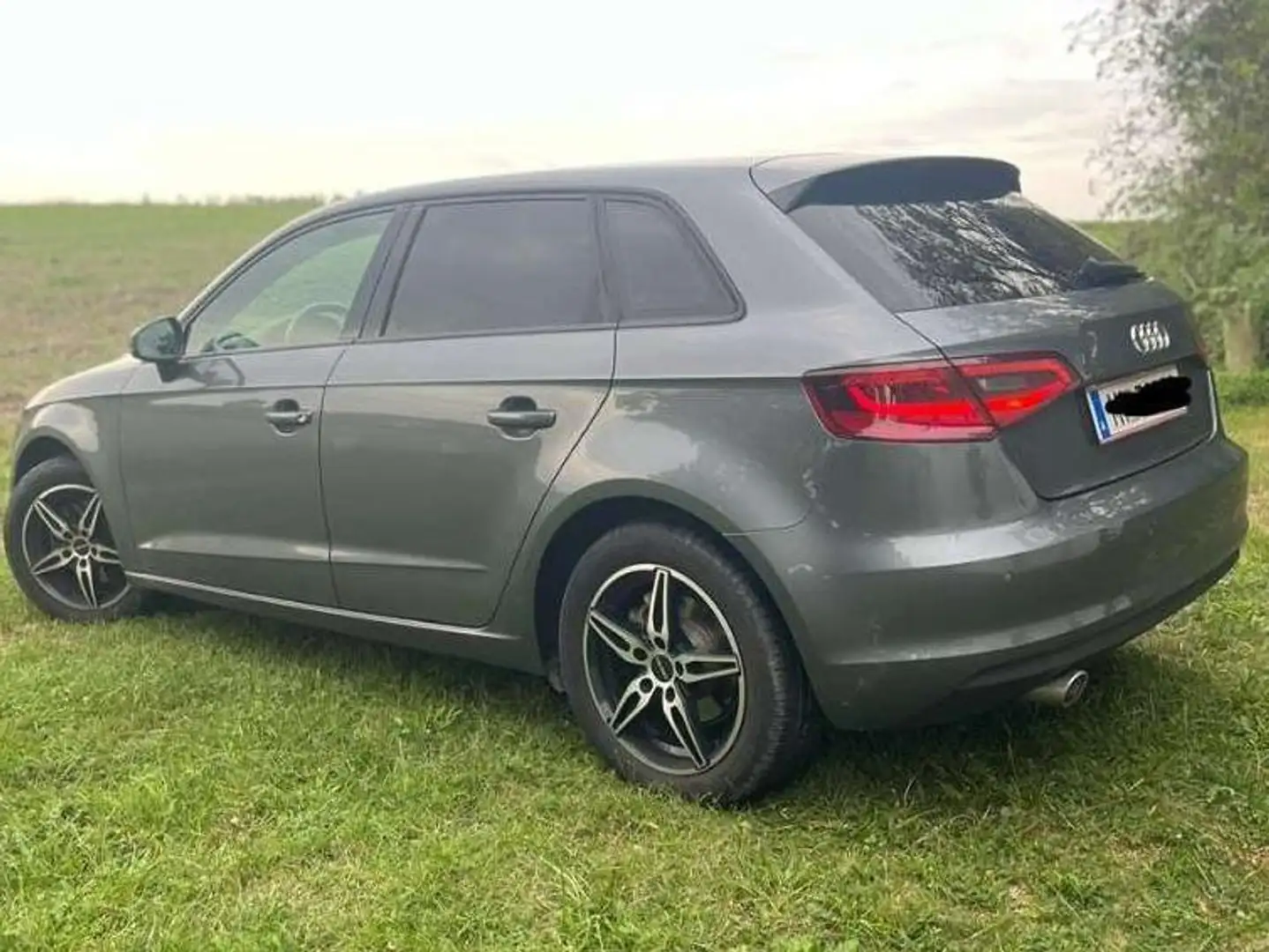 Audi A3 A3 SB Daylight 1,6 TDI Daylight Grau - 1