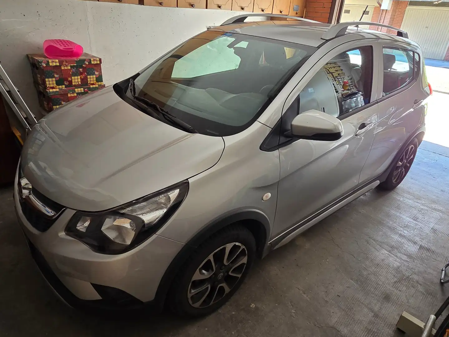 Opel Karl Karl1.0 Rocks 73cv my19 Gri - 1
