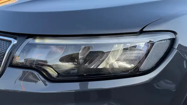 Jeep Compass view 4