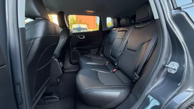 Jeep Compass view 12