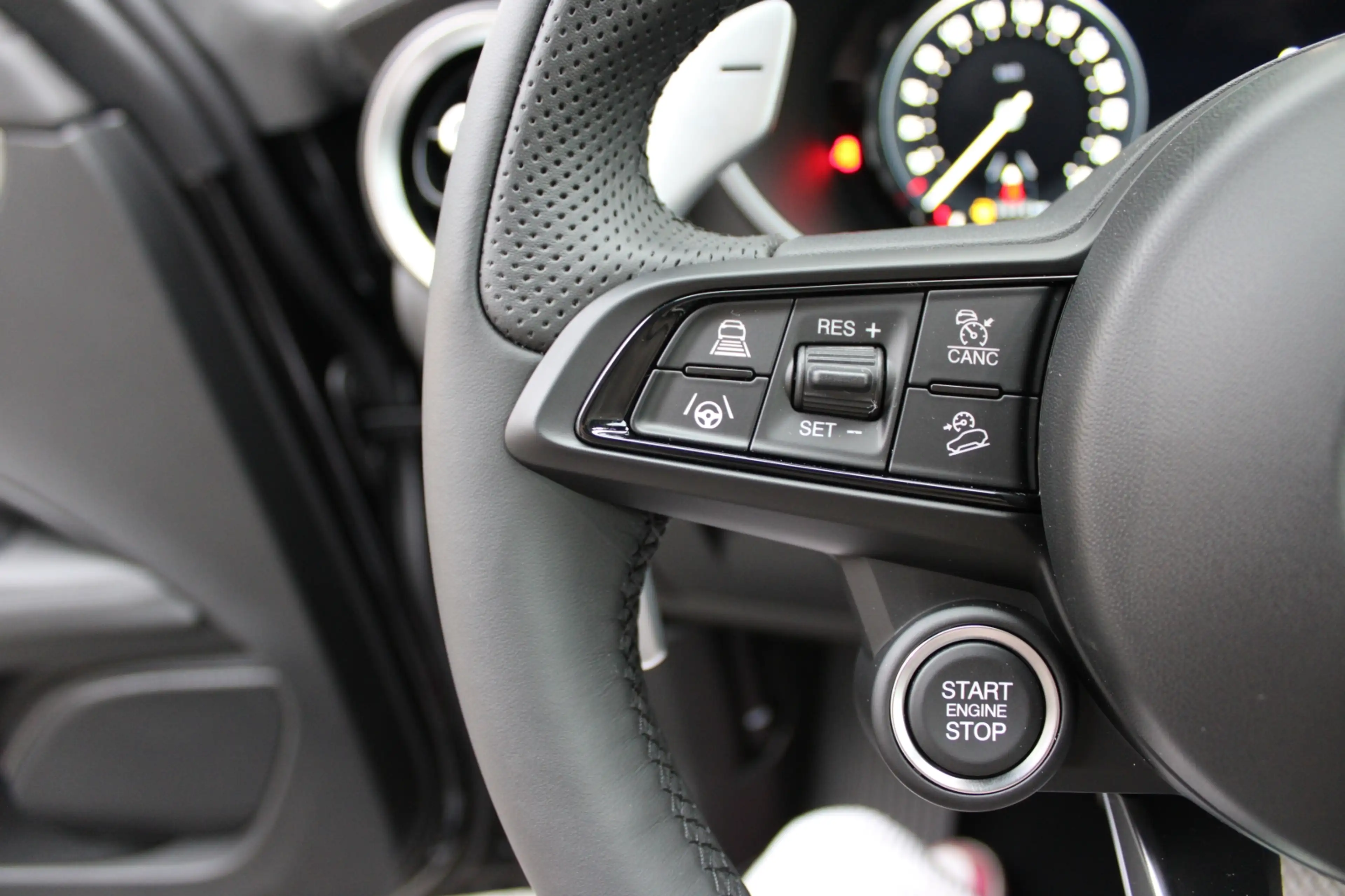 Alfa Romeo Stelvio Stelvio Veloce 2.2 210 AT8 Q4 — photo 8