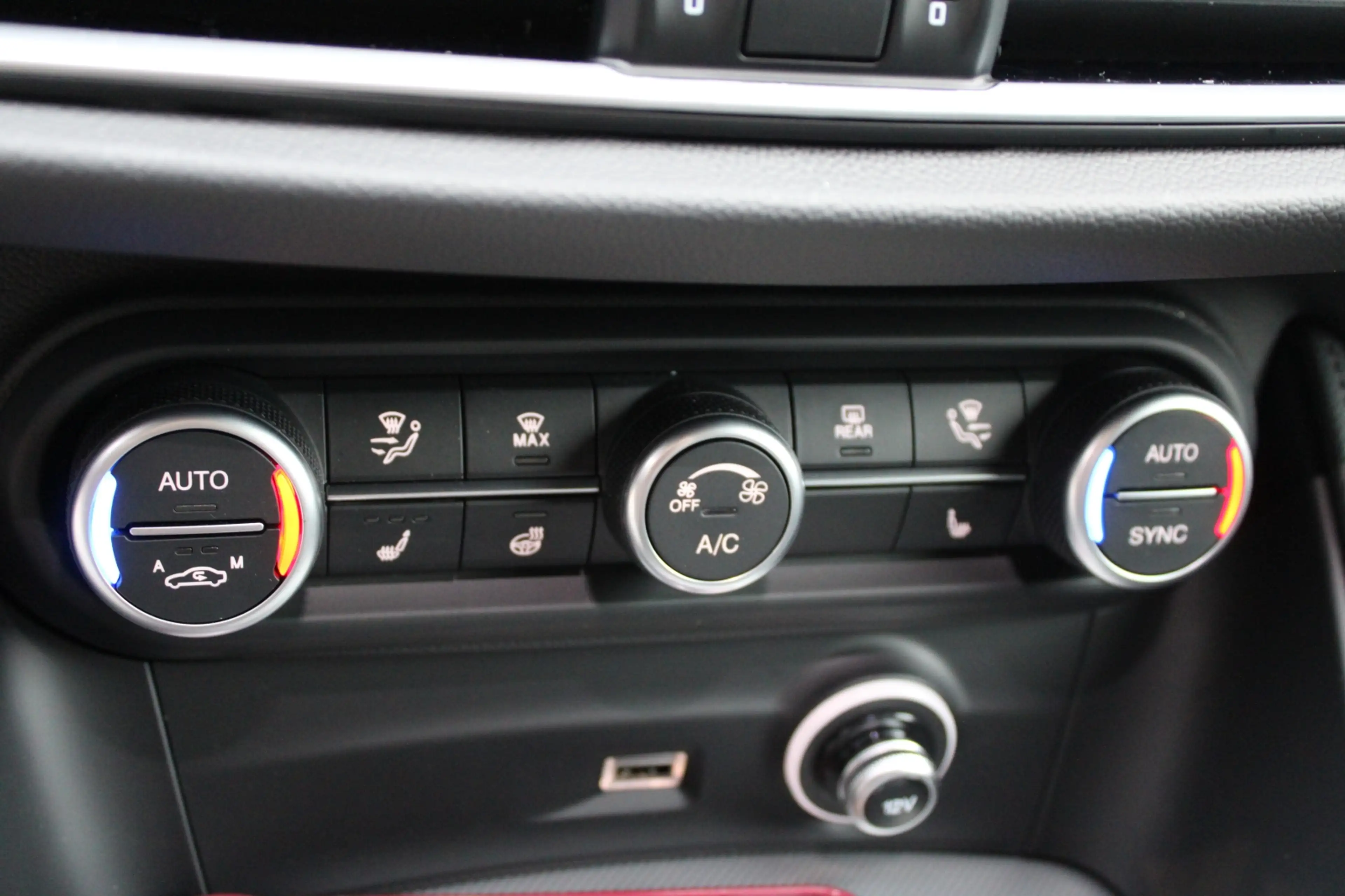 Alfa Romeo Stelvio Stelvio Veloce 2.2 210 AT8 Q4 — photo 12