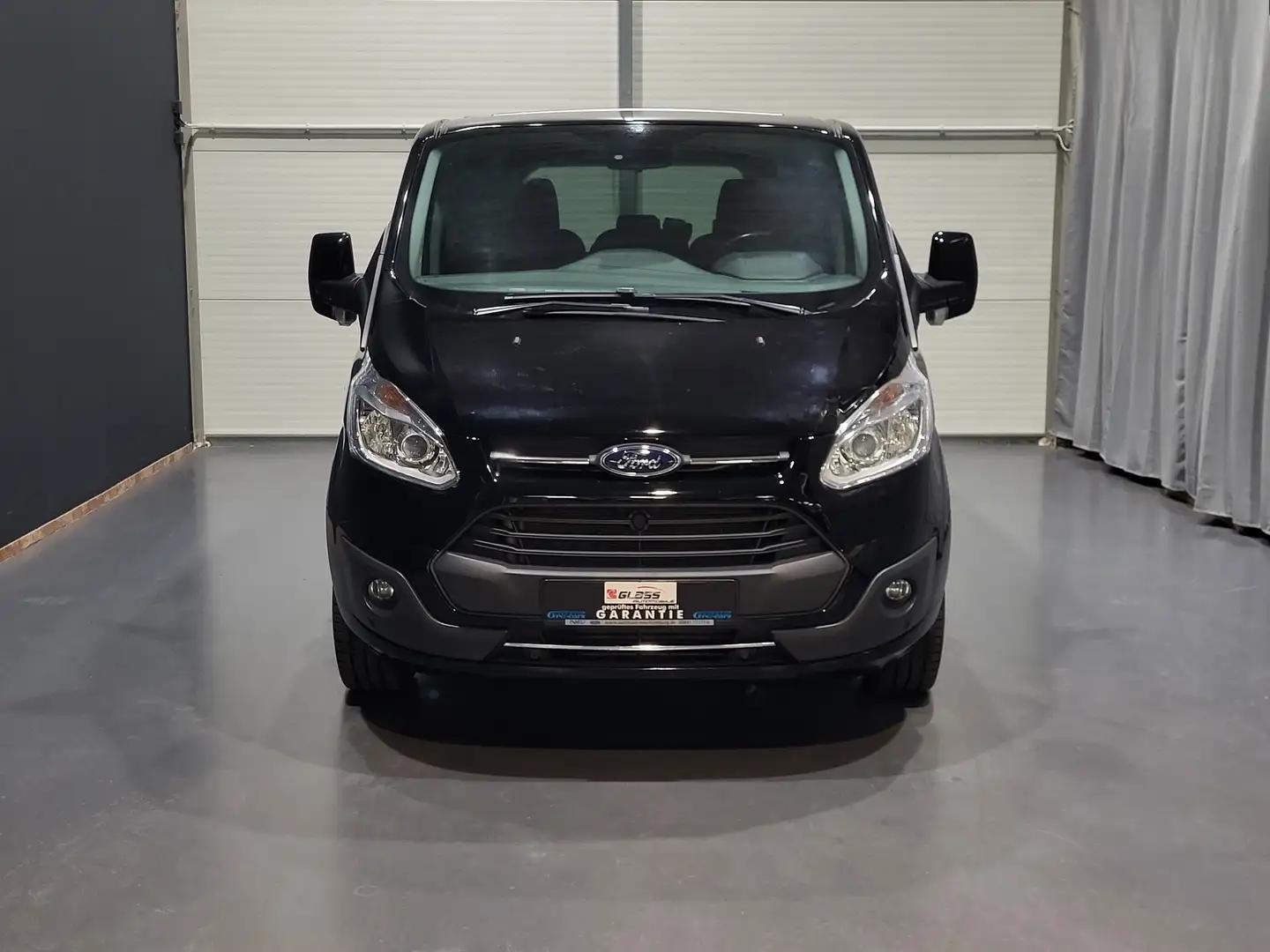 Ford Transit Custom 2.0 TDCi 310 L1 Tourneo Titanium *8-Sitze* Schwarz - 2