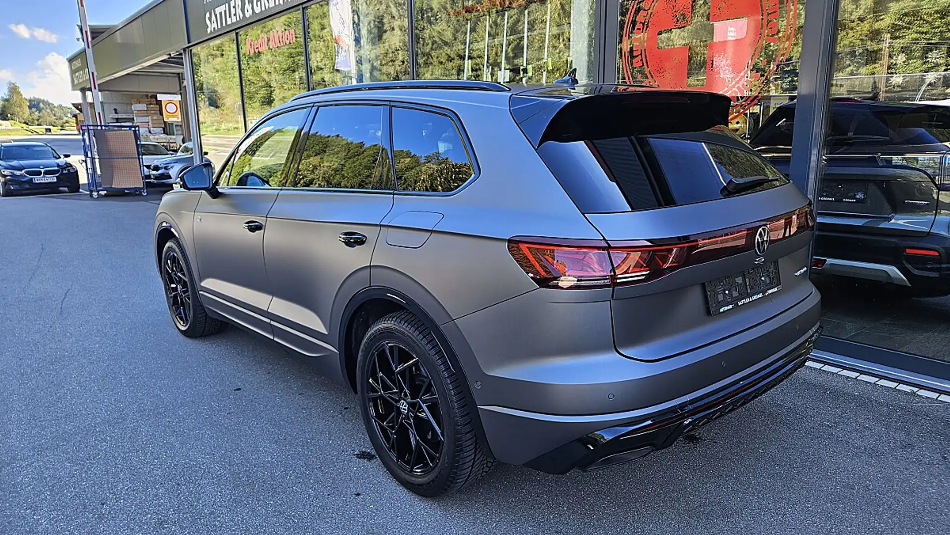 Volkswagen Touareg Touareg 2026 건메탈 사진 8